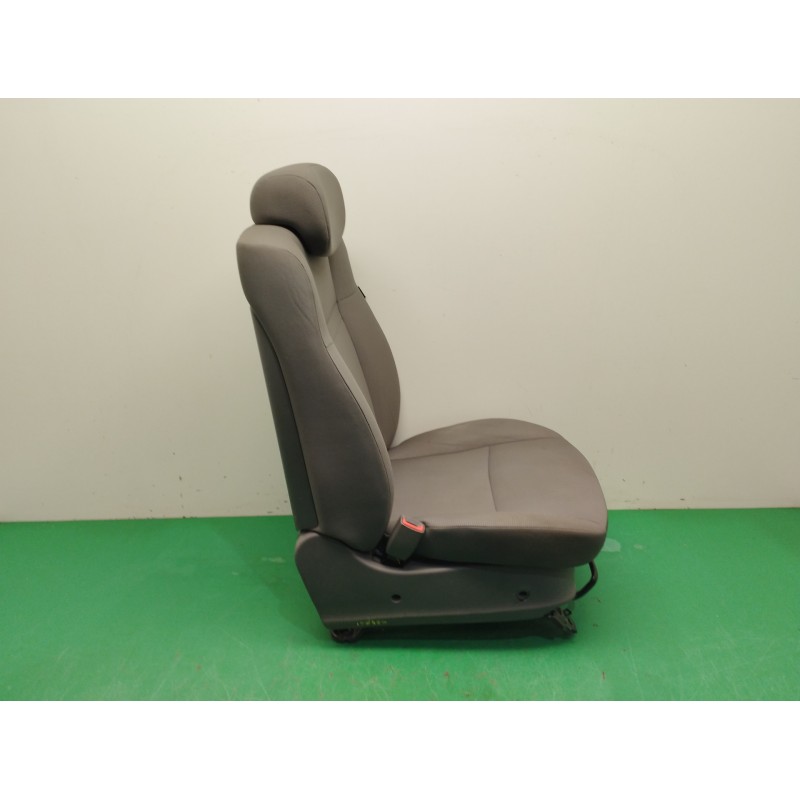 ASIENTO DELANTERO IZQUIERDO