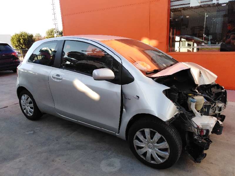 TOYOTA YARIS (_P9_)