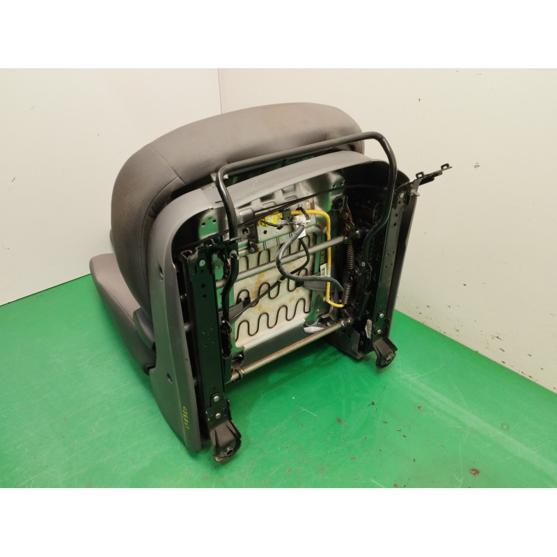 ASIENTO DELANTERO IZQUIERDO