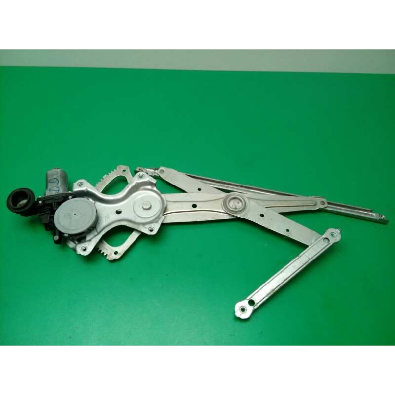 Recambio de elevalunas delantero derecho para toyota corolla (e15) sol referencia OEM IAM TIJERA 8571012361 