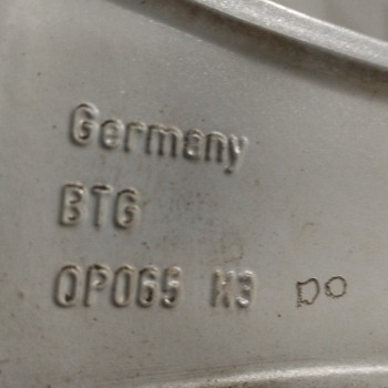 Recambio de llanta para opel insignia berlina 2.0 16v cdti referencia OEM IAM 13313832 18X8 IS42 5H 5X120