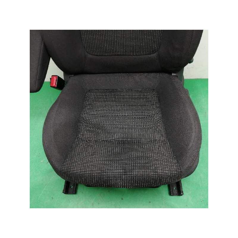 ASIENTO DELANTERO IZQUIERDO
