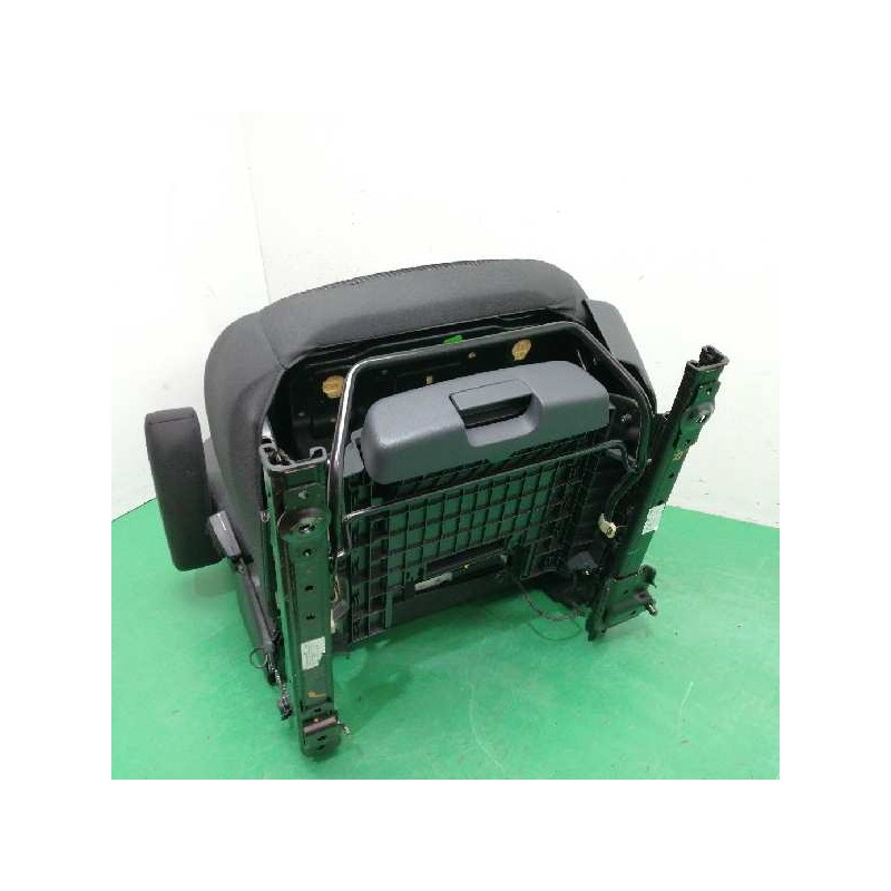 ASIENTO DELANTERO IZQUIERDO