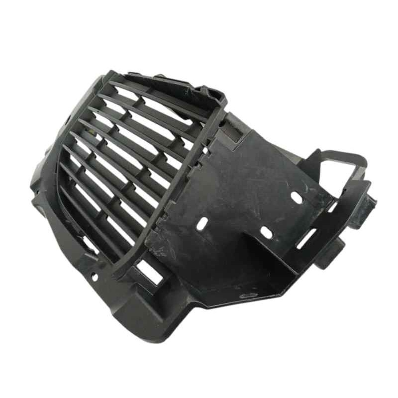 MOLDURA LADO IZQUIERDO DEL PARAGOLPES