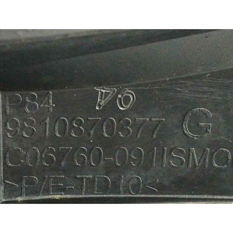 MOLDURA LADO IZQUIERDO DEL PARAGOLPES