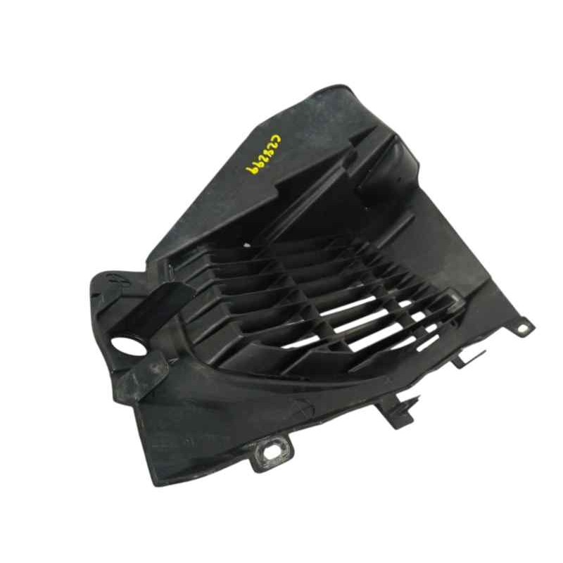 MOLDURA LADO DERCHO DEL PARAGOLPES