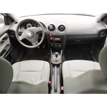 seat ibiza (6l1) del año 2003