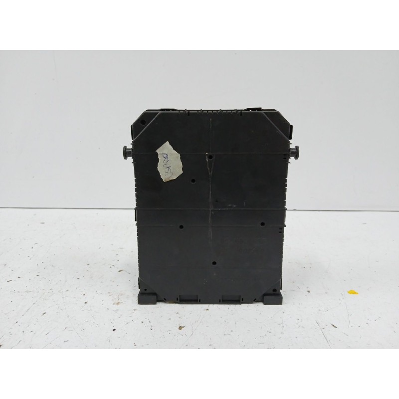 CAJA RELES / FUSIBLES