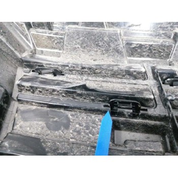 Recambio de rejilla delantera para volkswagen crafter kasten (sy) referencia OEM IAM 7C0853651A SOPORTES ROTOS 