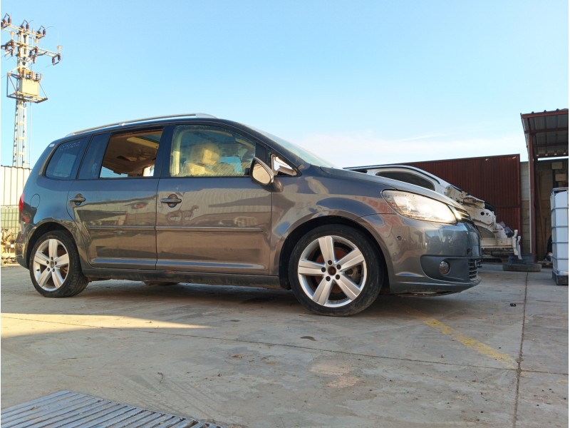 VOLKSWAGEN TOURAN (1T3)