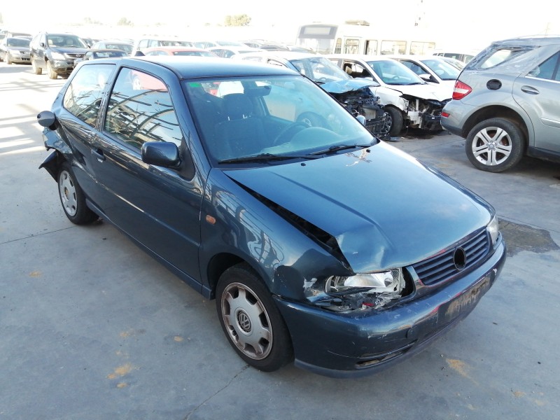 VOLKSWAGEN POLO BERLINA (6N1)