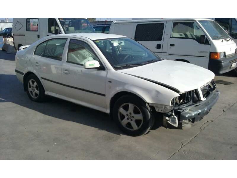 SKODA OCTAVIA BERLINA (1U2)