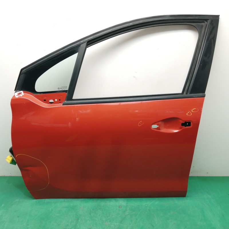 Recambio de puerta delantera izquierda para peugeot 208 1.2 12v vti referencia OEM IAM 9673558680 NECESITA REPARACION OBSERVAR F