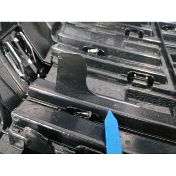 Recambio de rejilla delantera para volkswagen crafter kasten (sy) referencia OEM IAM 7C0853651A SOPORTE ROTO 