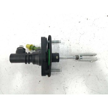 Recambio de bomba embrague para toyota auris 2.0 d-4d cat referencia OEM IAM 3142002051A  