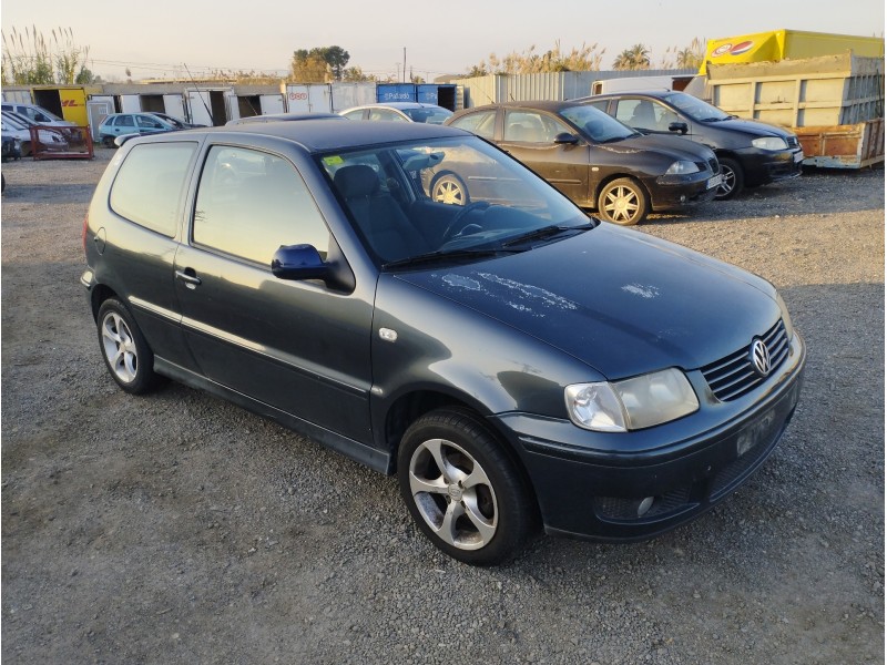 VOLKSWAGEN POLO BERLINA (6N2)