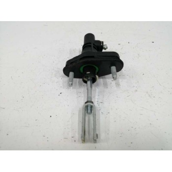 Recambio de bomba embrague para toyota auris 2.0 d-4d cat referencia OEM IAM 3142002051A  