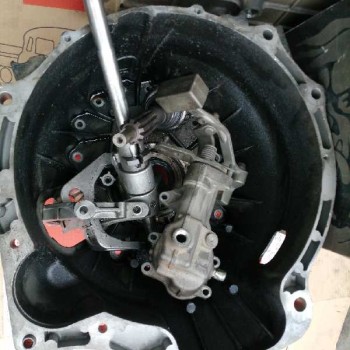 Recambio de despiece caja cambios para iveco daily ka 2.3 diesel cat referencia OEM IAM 8873386  