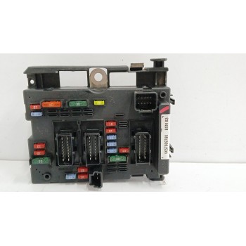 Recambio de caja reles / fusibles para peugeot 206 berlina 1.4 hdi referencia OEM IAM 9657608780  