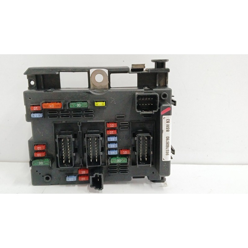Recambio de caja reles / fusibles para peugeot 206 berlina 1.4 hdi referencia OEM IAM 9657608780  