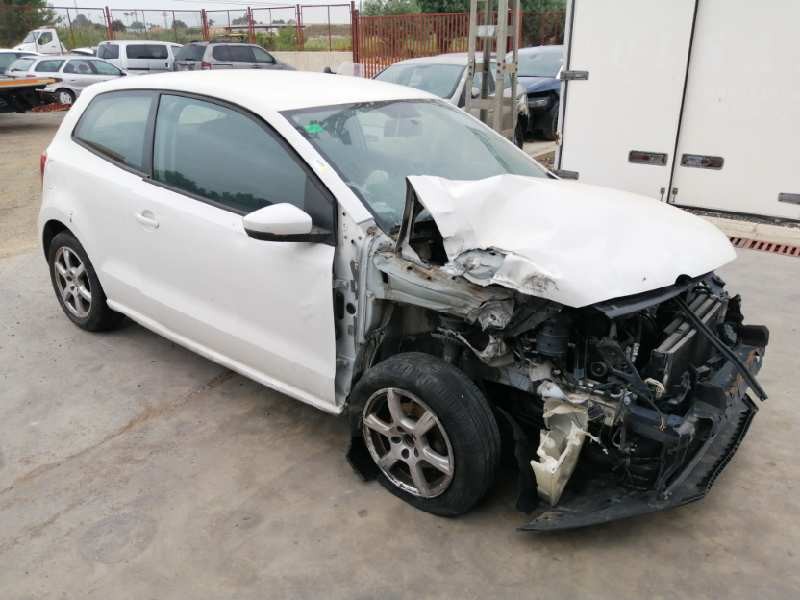 VOLKSWAGEN POLO (6R1)
