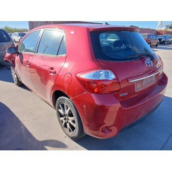 toyota auris del año 2012