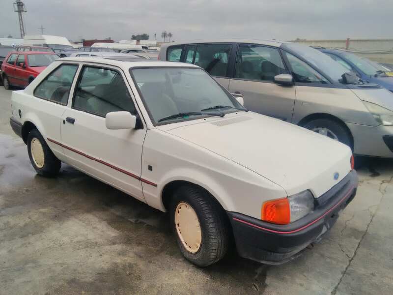 FORD ESCORT BERLINA