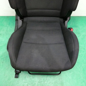 Recambio de asiento delantero derecho para kia carens iv 1.7 crdi referencia OEM IAM   