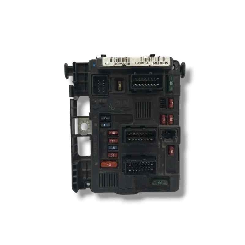 Recambio de caja reles / fusibles para peugeot partner (s2) 1.9 diesel referencia OEM IAM 9643498980  