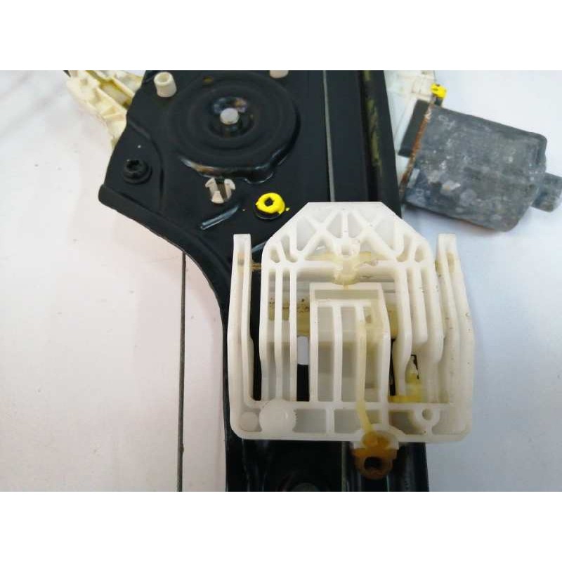 ELEVALUNAS DELANTERO DERECHO 0130822227