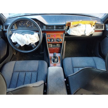 mercedes-benz clase e (w124) berlina del año 1995