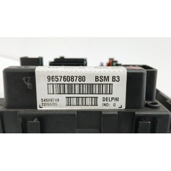 Recambio de caja reles / fusibles para peugeot 206 berlina 1.4 hdi referencia OEM IAM 9657608780  