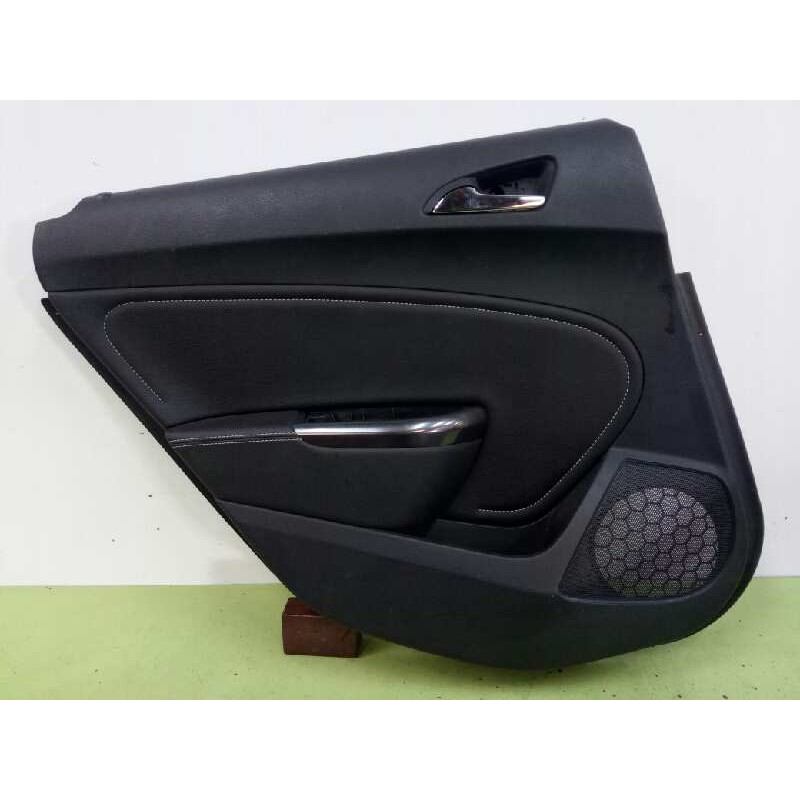 Recambio de guarnecido puerta trasera izquierda para opel astra j sports tourer excellence referencia OEM IAM 13258735  