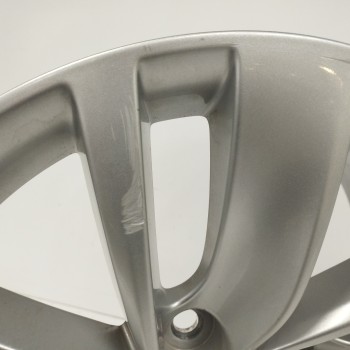 Recambio de llanta para opel insignia berlina 2.0 16v cdti referencia OEM IAM 13313832 18X8 IS42 5H 5X120