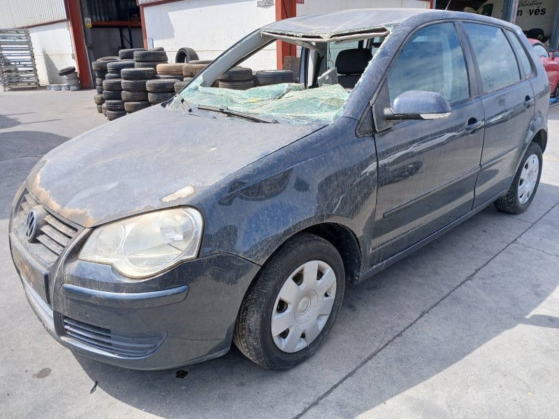 VOLKSWAGEN POLO (9N1)