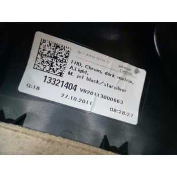 Recambio de guarnecido puerta delantera derecha para opel astra j sports tourer excellence referencia OEM IAM 13321404  