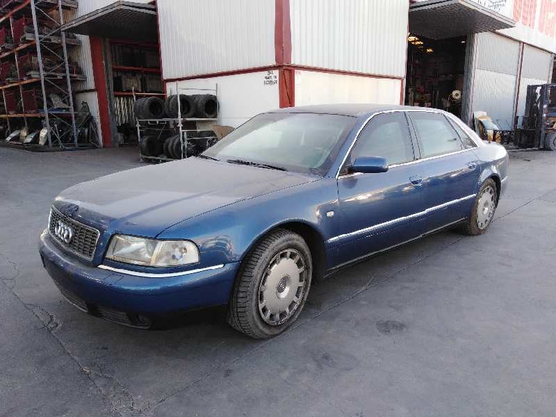 AUDI A8 (D2)