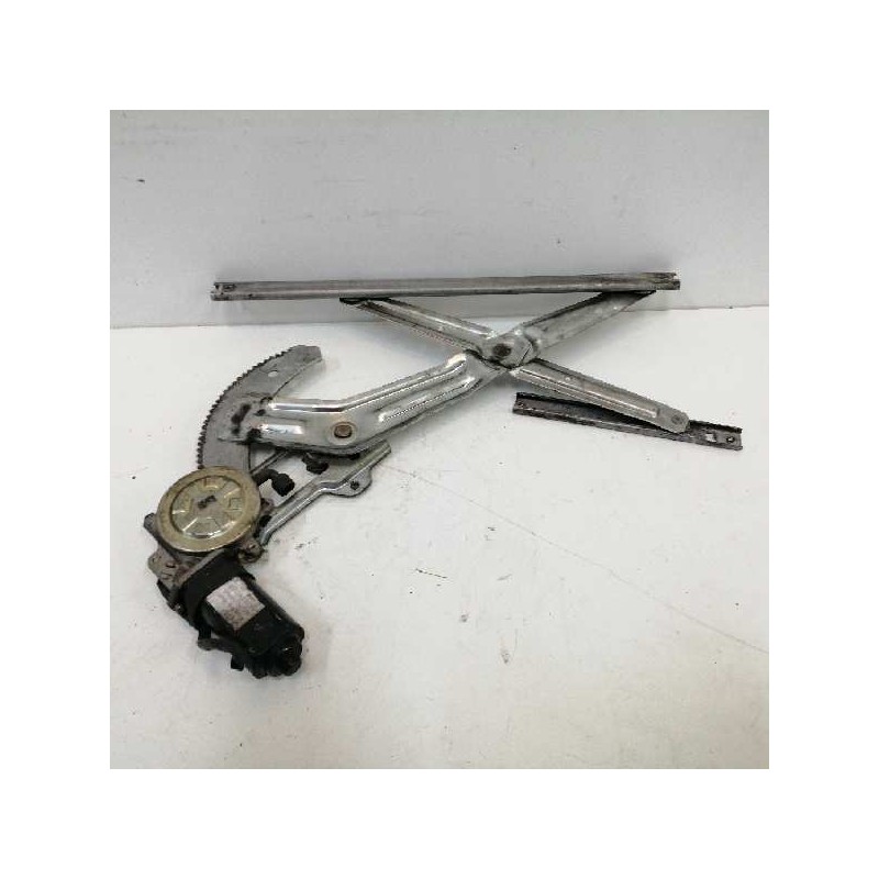Recambio de elevalunas delantero izquierdo para ssangyong musso 2.9 turbodiesel cat referencia OEM IAM 8810005002 ENCHUFE CORTAD