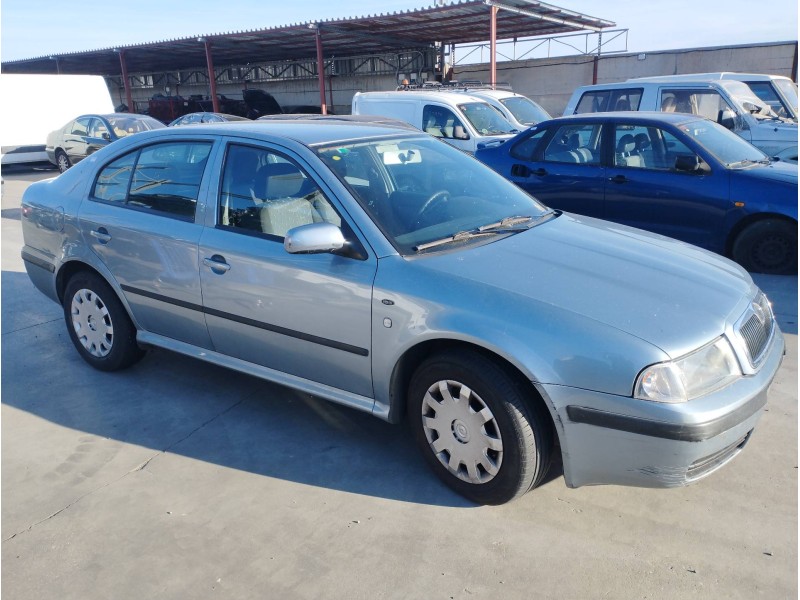 SKODA OCTAVIA BERLINA (1U2)