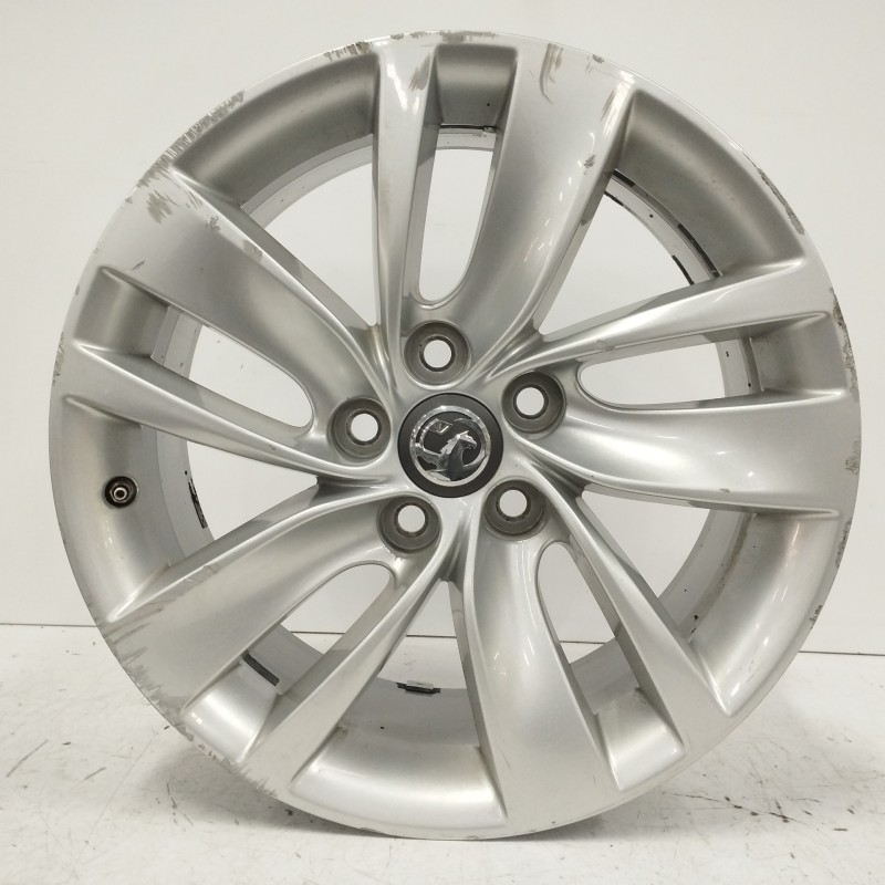 Recambio de llanta para opel insignia berlina 2.0 16v cdti referencia OEM IAM 13313832 18X8 IS42 5H 5X120