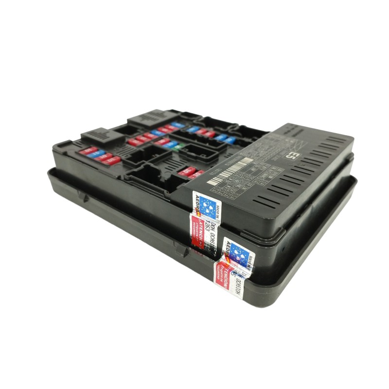 CAJA RELES / FUSIBLES