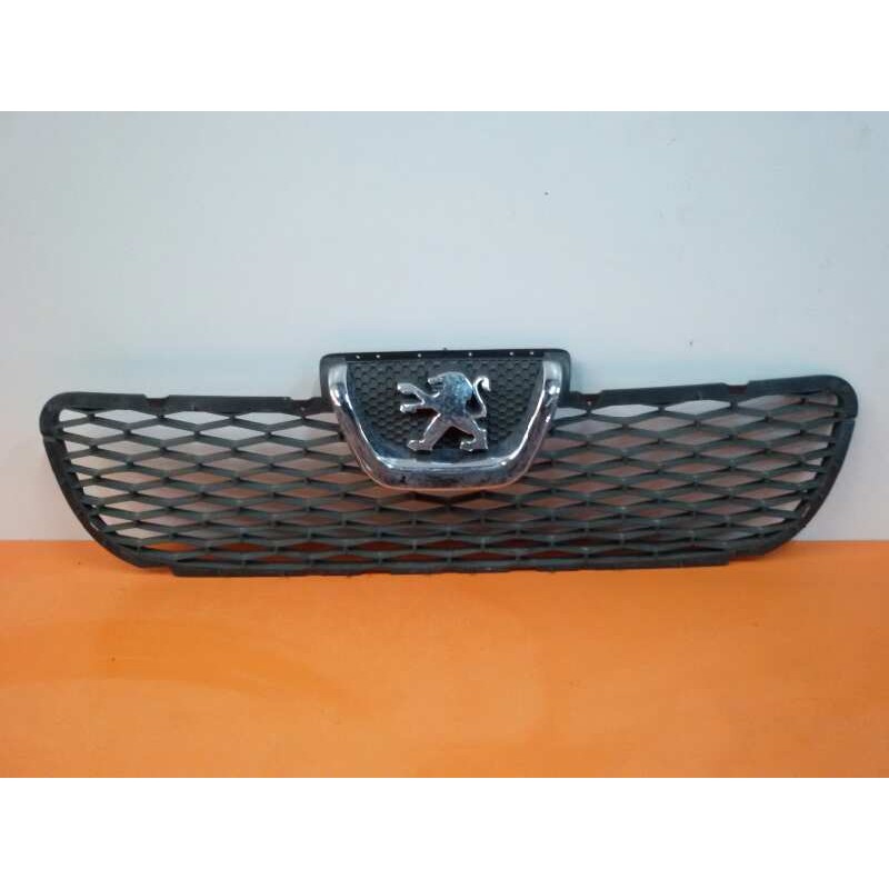 Recambio de rejilla delantera para peugeot boxer caja cerrada (rs 3000) (330/333) 2007 ) hdi (330) referencia OEM IAM 1306599070