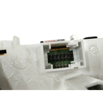 Recambio de mando calefaccion / aire acondicionado para peugeot 208 1.2 12v vti referencia OEM IAM 9819611577  