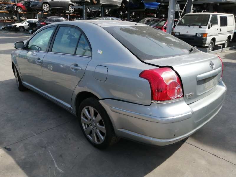 TOYOTA AVENSIS BERLINA (T25)