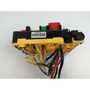 Recambio de caja reles / fusibles para opel corsa f 1.2 referencia OEM IAM 9804848480 SOPORTE ROTO 