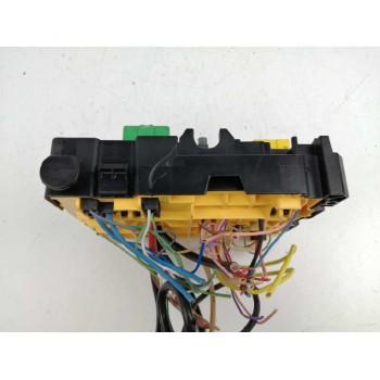 Recambio de caja reles / fusibles para opel corsa f 1.2 referencia OEM IAM 9804848480 SOPORTE ROTO 