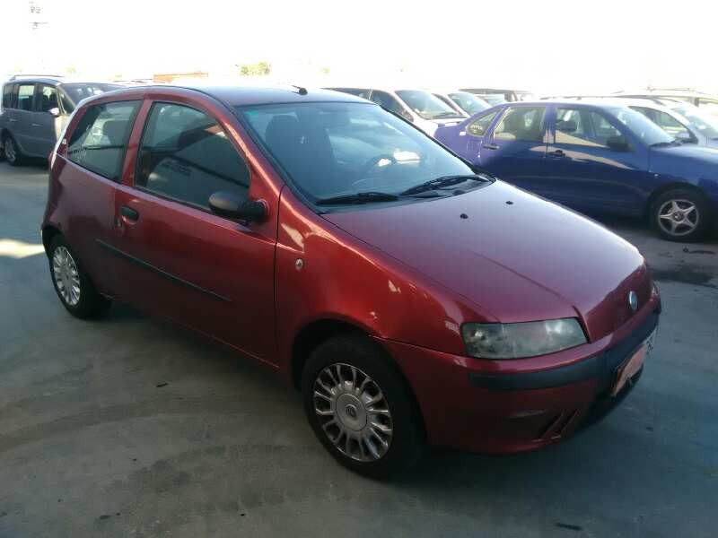 FIAT PUNTO BERLINA (188)