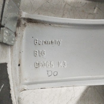 Recambio de llanta para opel insignia berlina 2.0 16v cdti referencia OEM IAM 13313832 18X8 IS42 5H 5X120