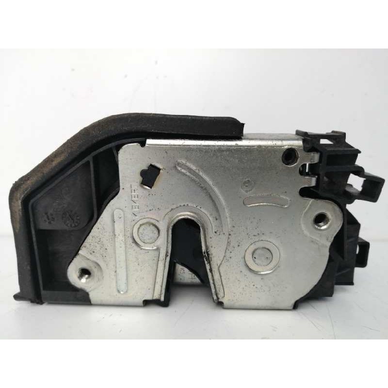 Recambio de cerradura puerta delantera derecha para bmw serie 5 berlina (e60) 3.0 turbodiesel cat referencia OEM IAM 7167068  