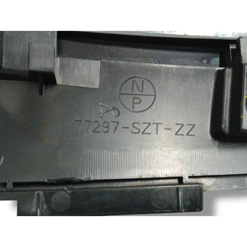 MOLDURA CONSOLA CENTRAL